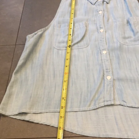 Abercrombie & Fitch Button Down Sleeveless Top with Collar - Picture 6 of 10